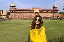 From Delhi: Taj Mahal Day Tour With Traditional Dress