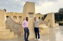  Full day Jaipur by car and Guide