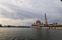 Shared Putrajaya Tour with Traditional Boat Cruise & Pink Mosque