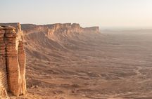Explore Richard Sierra's Umbrella Rock in West Qatar Tour