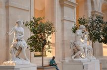 Louvre Art and Mysteries: Guided Experience for 6-people Max