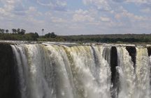 Zimbabwe and Zambia Falls Guided Tour with Sunset Cruise
