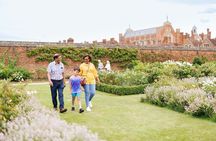 Hampton Court Palace Private Tour from London