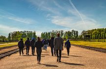 Krakow: Auschwitz-Birkenau Tour with Licensed Museum Expert
