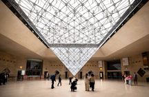 Louvre Museum Masterpieces Guided Tour with Reserved Access