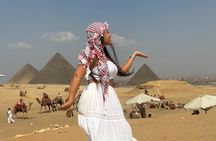 All inclusive Pyramids Tour, Egyptian Museum and Lunch 