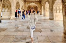 Taj Uncovered: Private Tour to Taj Mahal, Fort From Delhi By Car