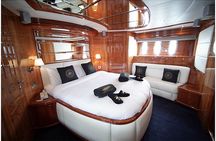 3 Hours 66ft Luxury Majesty Yacht in West Marina - Dubai