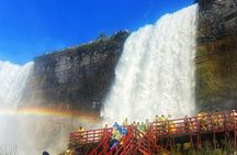 Maid of the Mist & Cave of the Winds Walking Tour