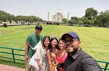 All-Inclusive Taj Mahal & Agra Fort Tour from Delhi by Car