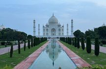 Taj Mahal & Agra Private Day Tour from New Delhi by Car with Meal