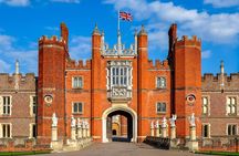 Private Chauffeured Tour to Hampton Court Palace from London