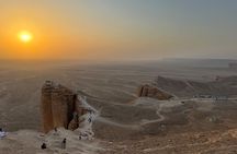 Explore Edge of The World in a Private Trip with Saudi Dinner