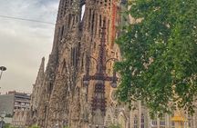 Sagrada Família Private Guided Tour and Entry in Barcelona