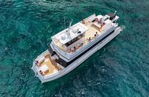 Maui Luxury Snorkeling Molokini aboard Air Conditioned Yacht Elua