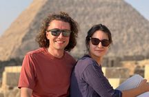 Cairo: Pyramids, Bazaar, Lunch with Female Guide