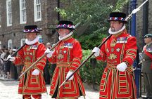 Private Tours: Tower of London Beefeater Meet Greet Crown Jewels