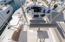  Full-Day Private Tour in Santorini by Luxury Catamaran