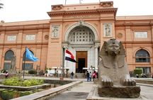 Cairo Day Trip from Hurghada: Pyramids, Egyptian Museum & Lunch