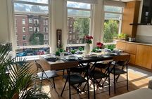 Authentic Italian Dinner in Cozy Canal Home in Amsterdam