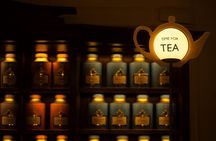 Changing of the Guard & Royal Food Tour with 10+ Tastings