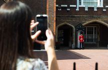 Changing of the Guard & Royal Food Tour with 10+ Tastings