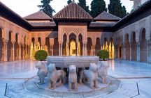 Alhambra Private Tour with Tickets to the Nasrid Palaces