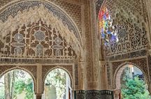 Alhambra Private Tour with Tickets to the Nasrid Palaces