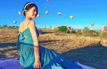 Göreme Valley photo session with flying dress and balloons