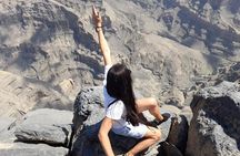 From Muscat: Balcony Walk Hike & Jebel Shams Grand Canyon Tour
