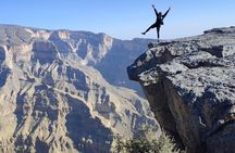 From Muscat: Balcony Walk Hike & Jebel Shams Grand Canyon Tour