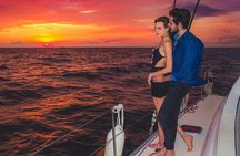 Luxury Sunset Sailing Cruise in Cancun with Light Dinner and Open Bar 