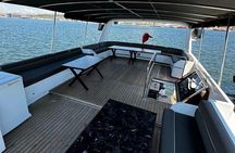 Istanbul Private Luxury Yacht on Bosphorus 25 Meter 82 Feet