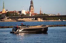 Private Boat Tour experience in Riga (City Canal and Daugava)