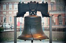Niagara Falls, Toronto, Philadelphia, DC 5-Day Tour from NYC