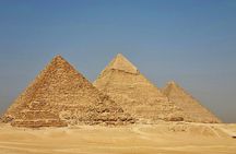 Layover Tour to Pyramids, The Museum, Bazaar and Light show