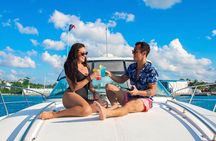 Cozumel Private Yacht and Snorkel with Lunch and Open Bar Onboard