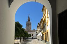 Cathedral Tour of Seville Giralda and Barrio Santa Cruz All in One 