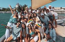 Trip to Isla Mujeres by Catamaran, with snorkeling and drinks