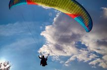 Paragliding flight in Medellin with expert pilots