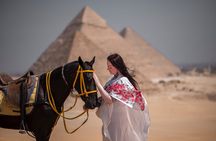 Female Guided Tour to The Pyramids of Giza and The Great Sphinx 