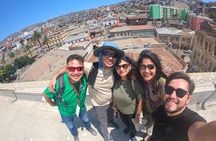 Valparaíso Walking Tour with a Local Expert and Lunch Included