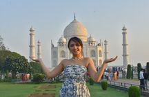 Taj Mahal Day Tour with Akbar Tomb from Delhi by Superfast Train