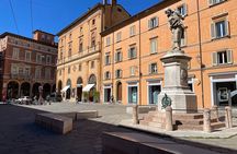 Bologna Walking Food Tour and Highlights with a Local Guide