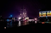 Amsterdam: Light Festival Shared Boat with unlimited drinks