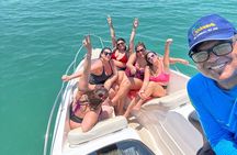 Private Boat Tour through the beautiful beaches and islands of Búzios 