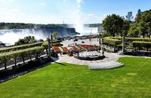 Toronto: Niagara Falls Day tour: Boat, Journey Behind and Tower