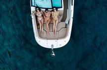 Milos: Luxury Private Cruise— Kleftiko, Sarakiniko & Poliegos
