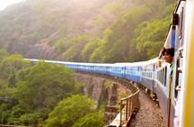 Taj Mahal same day luxurious Tour by Superfast Train from Delhi