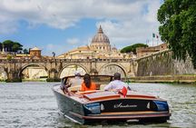 La Dolce Vita: Private Luxury Boat Ride in the Eternal City